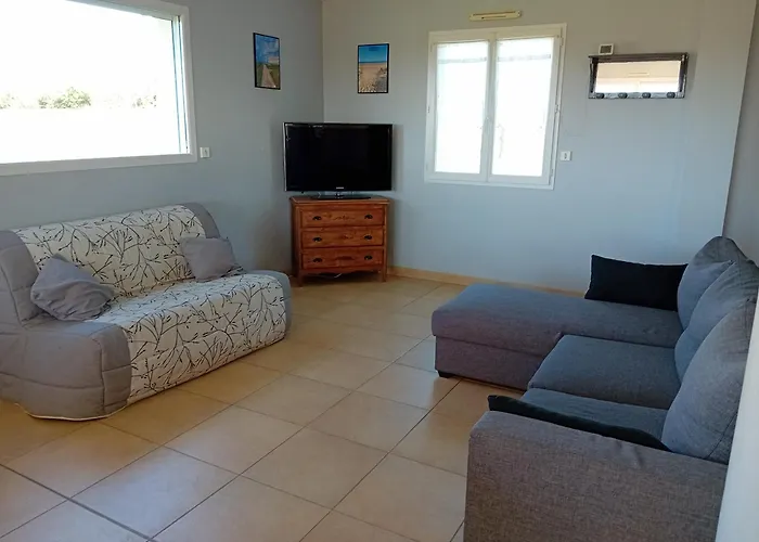 Du Buron 6 8 Personnes بيت للعطل